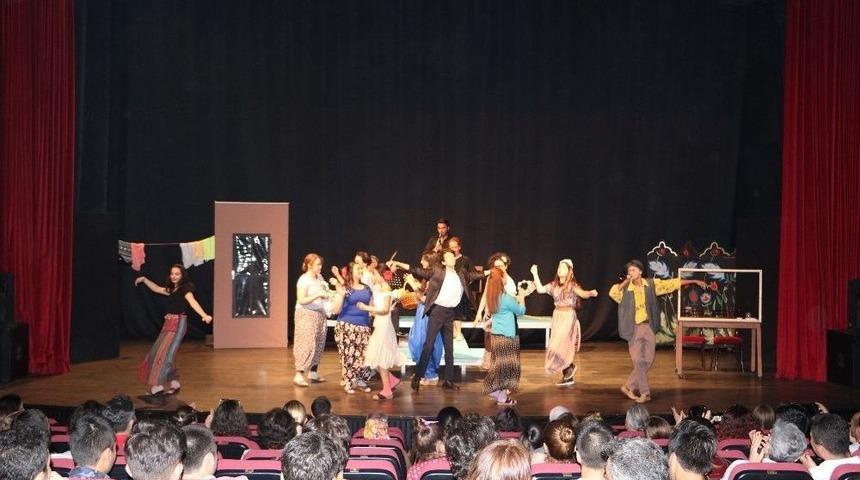 Aydın&rsquo;da K&uuml;lt&uuml;r Merkezi Kursiyerlerinden Tiyatro G&ouml;sterisi