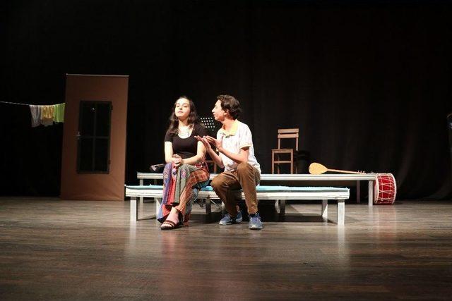 Aydın’da Kültür Merkezi Kursiyerlerinden Tiyatro Gösterisi 1