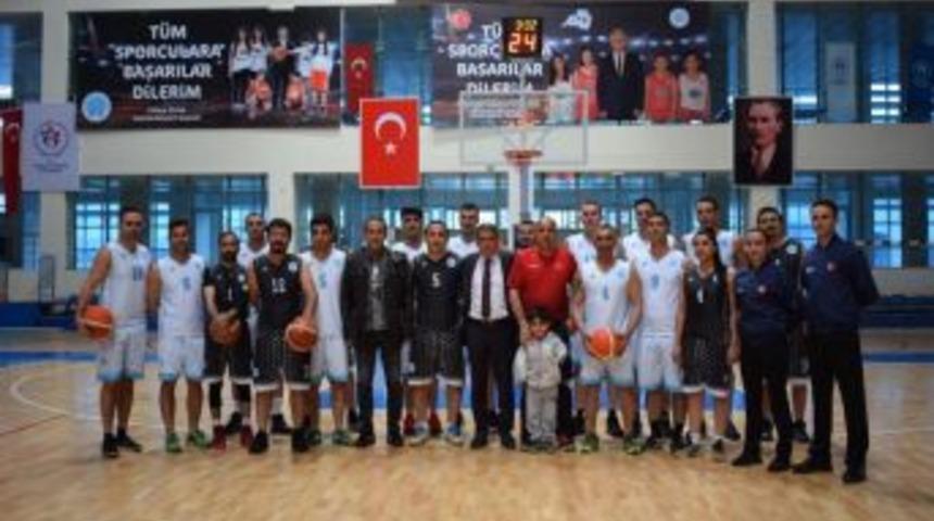 Hakkari&rsquo;de &lsquo;veteranlar Basketbol Turnuvası&rsquo; Başladı