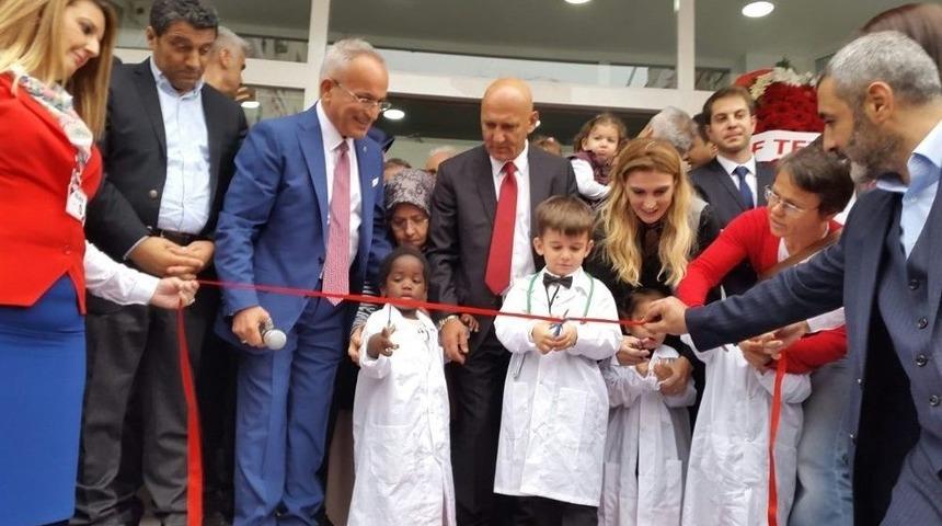 Kurdelesini Kestiği Hastanede S&uuml;nnet Oldu