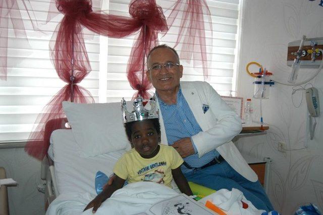 Kurdelesini Kestiği Hastanede S&uuml;nnet Oldu 3