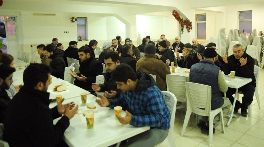 &Ouml;zkan, Hacı Ali Camii&rsquo;nde Vatandaşlarla Buluştu