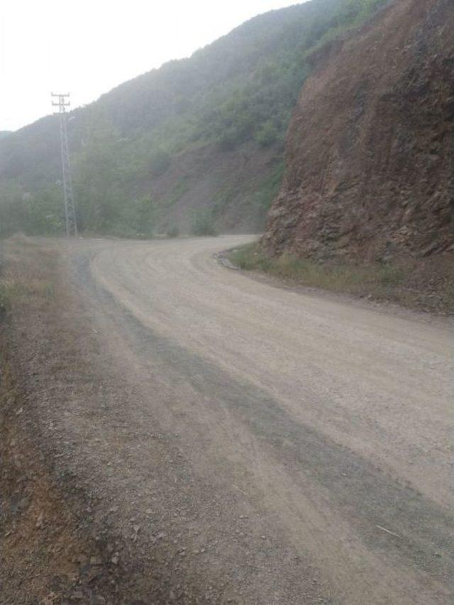 Gümeli Beldesi’nde Mahallelinin Yol Tepkisi