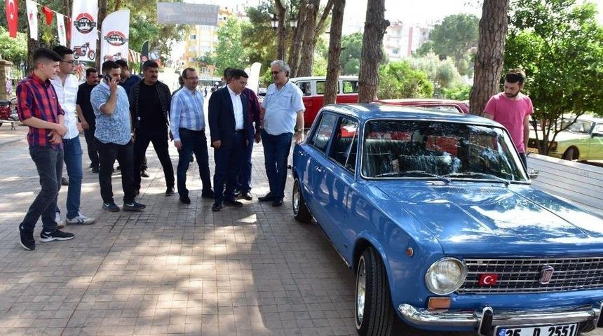 Klasik Otomobiller Dokuma&rsquo;da Buluştu