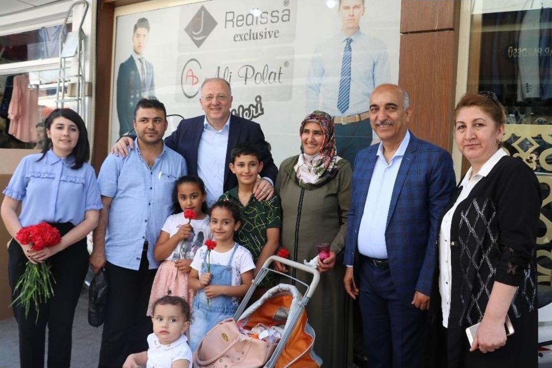 Ak Parti Milletvekili Adayları Esnafı Gezdi