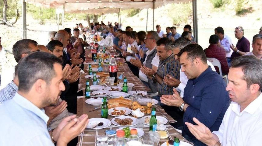 Başkan Y&uuml;cel,muhtarlarla Bir Araya Geldi