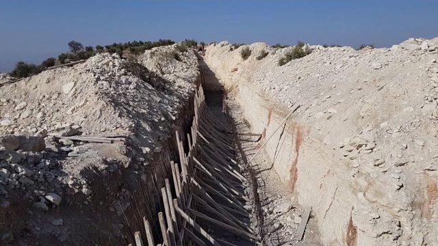 Suriyeliler Çatışma Bölgesinden Güvenli Yerlere Kaçıyor