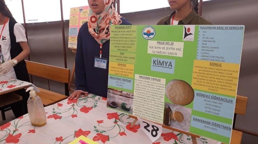 Ceylanpınar&rsquo;da T&uuml;bitak Fuarı&rsquo;nda Projeler G&ouml;r&uuml;c&uuml;ye &Ccedil;ıktı