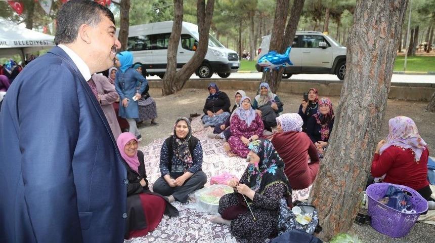 Belediye Başkanı Rıdvan Fadıloğlu Yağlı K&ouml;ftelere Not Verdi