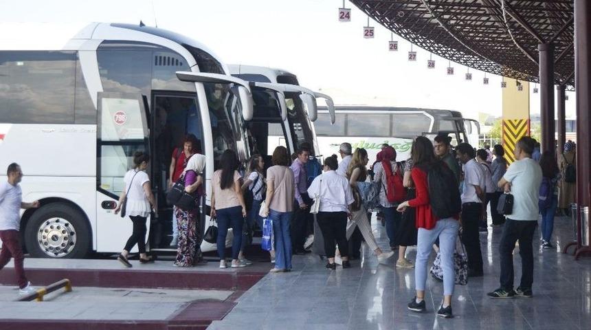 Se&ccedil;ime Saatler Kala Eskişehir Otogarında Yoğunluk