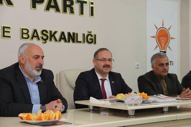 Milletvekili Deligöz, Ak Parti Teşkilatını Dinledi