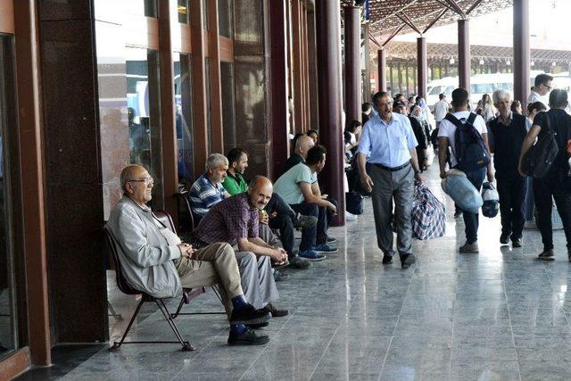 Seçime Saatler Kala Eskişehir Otogarında Yoğunluk