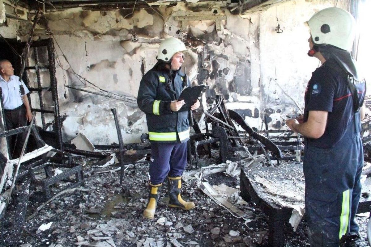 Yangında Mahsur Kalan 9 Yaşındaki &Ccedil;ocuğu İtfaiye Kurtardı