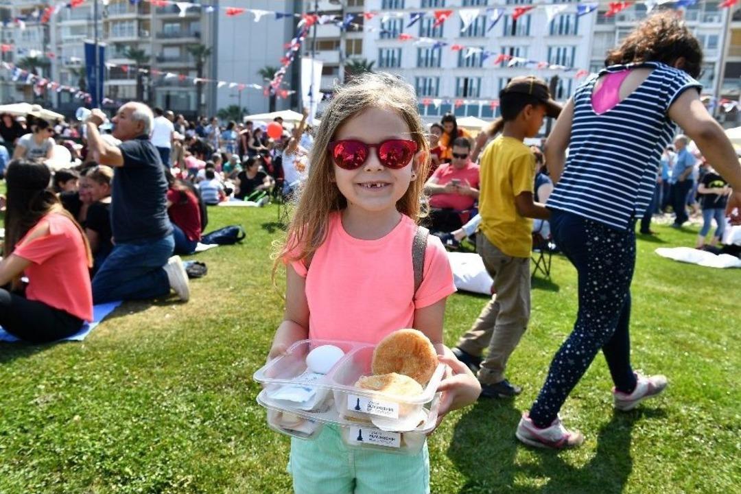 Boyoz Festivali&rsquo;nde Renkli G&ouml;r&uuml;nt&uuml;ler