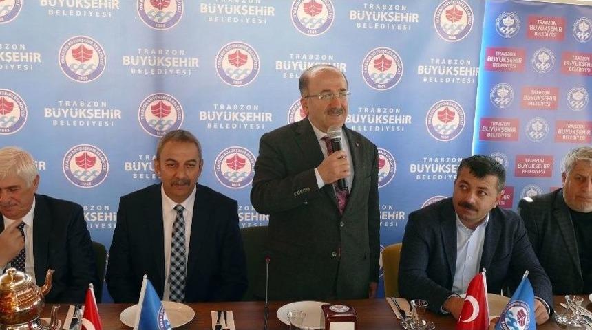 Başkan G&uuml;mr&uuml;k&ccedil;&uuml;oğlu Ak&ccedil;aabatlı Esnaflar İle Buluştu