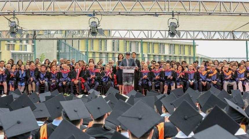 &Ouml;zyeğin &Uuml;niversitesi&rsquo;nde Mezuniyet Heyecanı