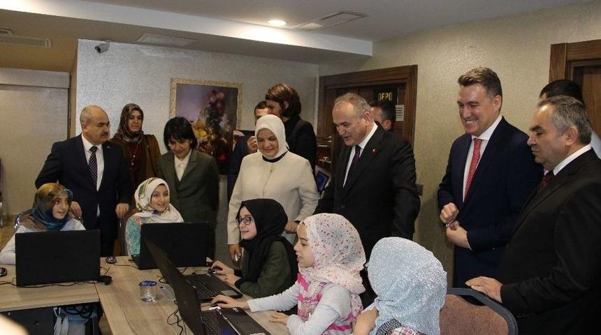 Bakan Özlü: ’’dijital Dünyanın Dili Kodlama, Dijital Dünyadan Kaçamayız”