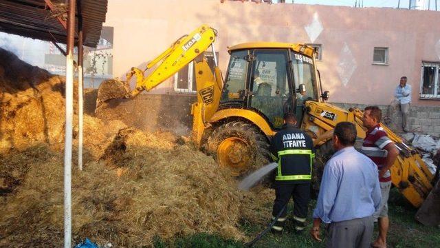 Adana’da Saman Deposunda Yangın