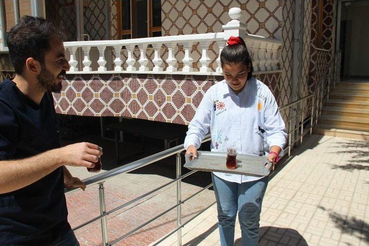 (düzeltme) Serebral Palsi Hastası Merve Annesinin Azmiyle Konuşmaya Başladı G5