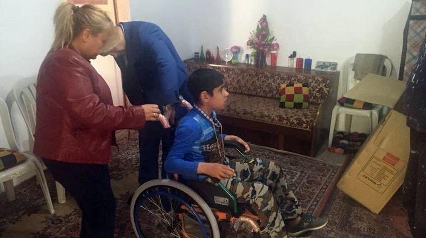 12 Yaşındaki Iraklı &Ccedil;ocuğun Tekerlekli Sandalye Hayali Ger&ccedil;ek Oldu