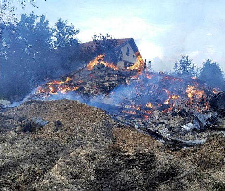 Kastamonu’da Çıkan Yangında 7 Ev, 3 Ambar Ve 1 Ahır Küle Döndü G5