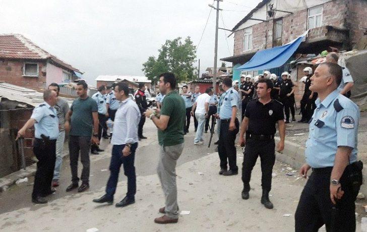 Düğünde Onlarca Kişi Taş Ve Sopalarla Birbirine Girdi G1