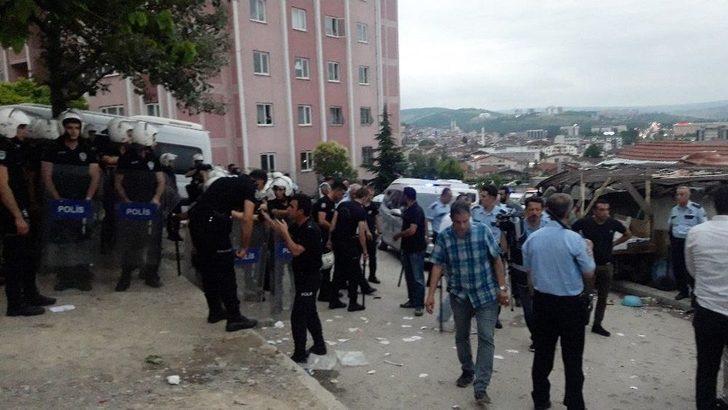 Düğünde Onlarca Kişi Taş Ve Sopalarla Birbirine Girdi G2