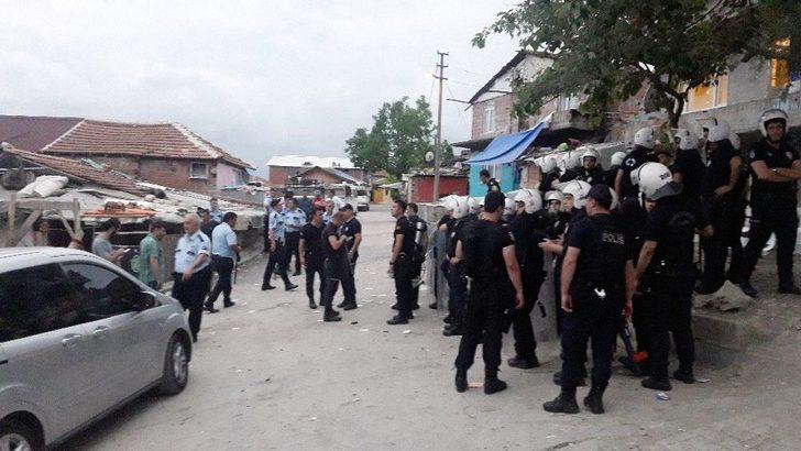 Düğünde Onlarca Kişi Taş Ve Sopalarla Birbirine Girdi G3