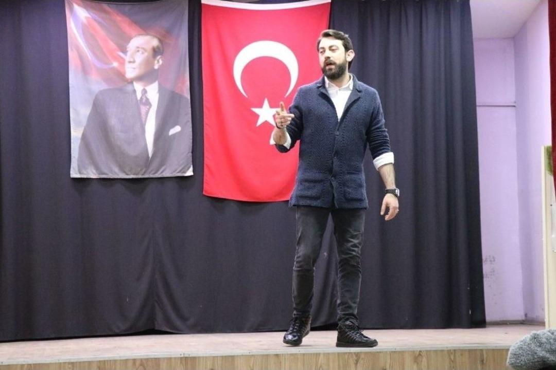Lise &Ouml;ğrencilerine &ldquo;hayat Kısa &Ccedil;ek Bir Film&rdquo; Semineri