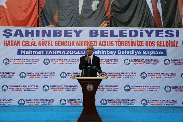 Hasan Celal Güzel’in İsmi Memleketindeki Gençlik Merkezine Verildi