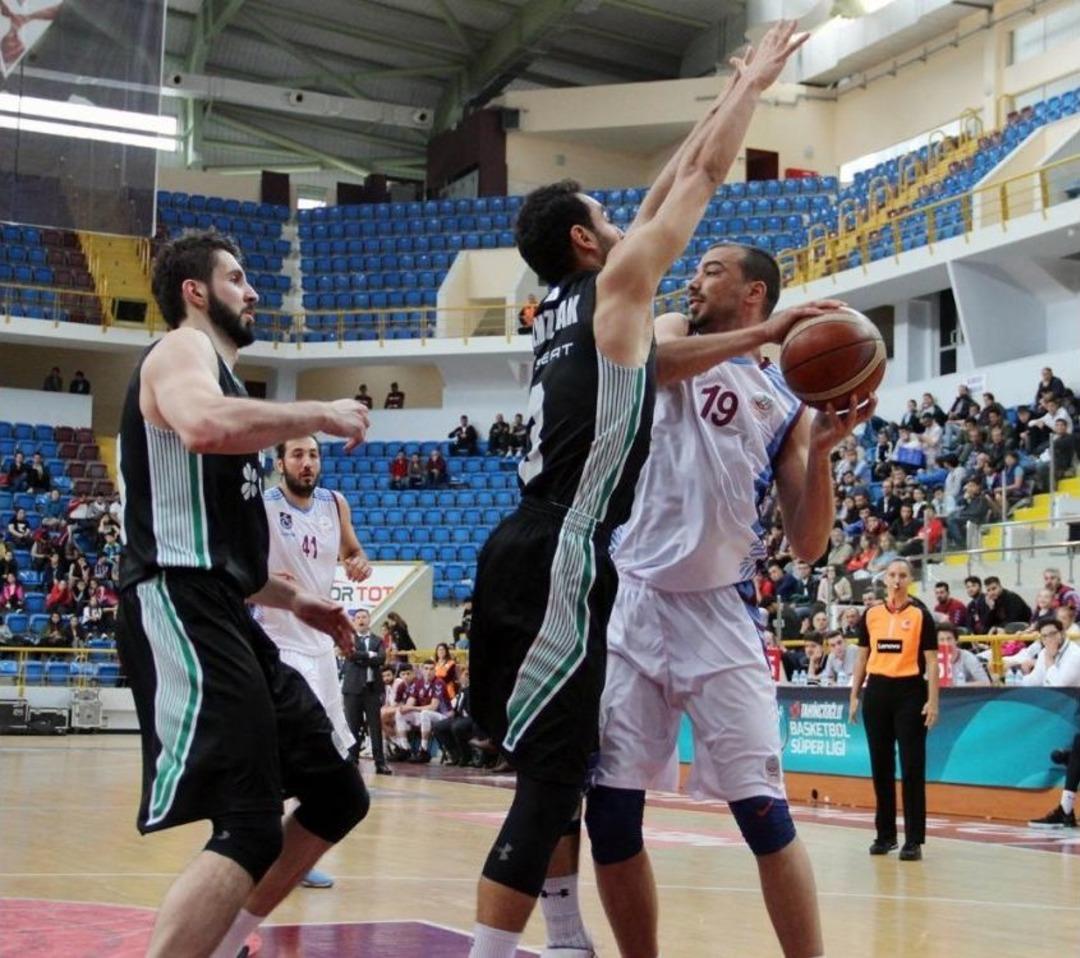 Tahincioğlu Basketbol S&uuml;per Ligi: Trabzonspor: 82 - Dar&uuml;şşafaka: 104