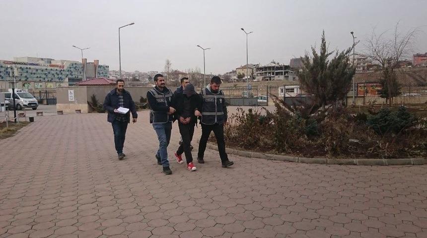 Kapka&ccedil; Zanlısı Kamera G&ouml;r&uuml;nt&uuml;leriyle Yakalandı