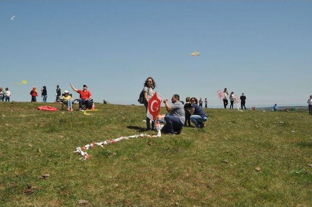 Bafra’da Uçurtma Şenliği Düzenlendi