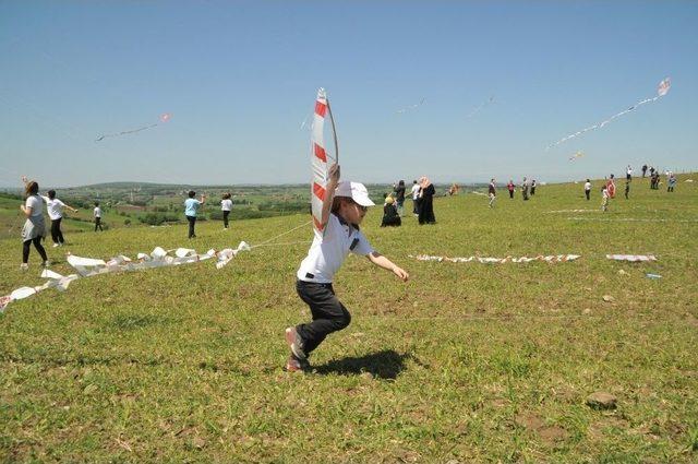 Bafra’da Uçurtma Şenliği Düzenlendi