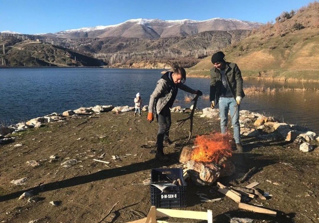 Hizan&rsquo;da Vatandaşlar Piknik Alanlarına Akın Etti