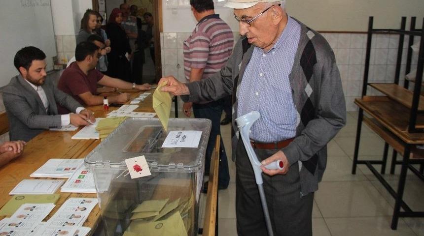 Konya&rsquo;da Oy Kullanma İşlemi Başladı