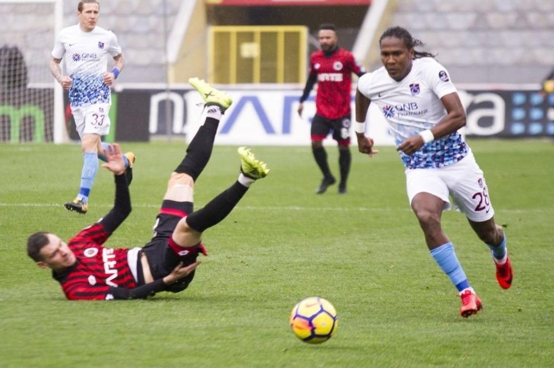 Spor Toto S&uuml;per Lig: Gen&ccedil;lerbirliği: - Trabzonspor: (ilk Yarı)