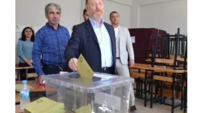 Hdp Eş Genel Başkanı Temelli Oyunu Kullandı