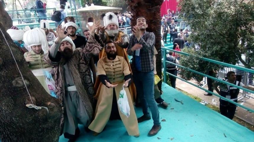 Taht İ&ccedil;in Değil Mesir İ&ccedil;in Yarıştılar