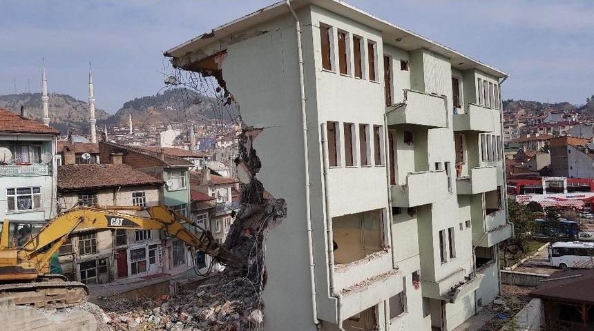 Tosya İl&ccedil;e Emniyet M&uuml;d&uuml;rl&uuml;ğ&uuml; Hizmet Binası Yıkıldı