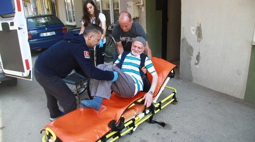 93 Yaşında Sedye İle Oy Kullandı