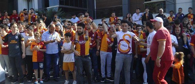 Galatasaray, T&uuml;rk Telekom Stadyumu&rsquo;nda Hareket Etti 1