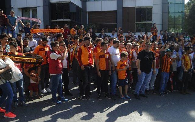 Galatasaray, T&uuml;rk Telekom Stadyumu&rsquo;nda Hareket Etti 2