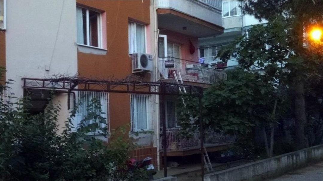 Balkondan Girdiği Evde Dehşet Sa&ccedil;tı