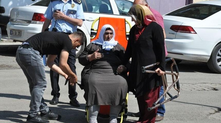 Oyunu Kullanmak İçin Tekerlekli Sandalyede Geldi