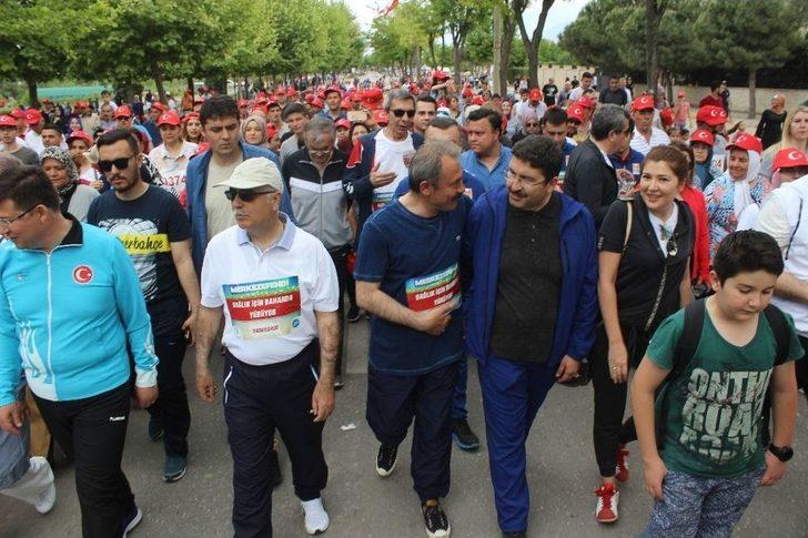 Denizli’de Binlerce Mesir Macunu Dağıtıldı G4