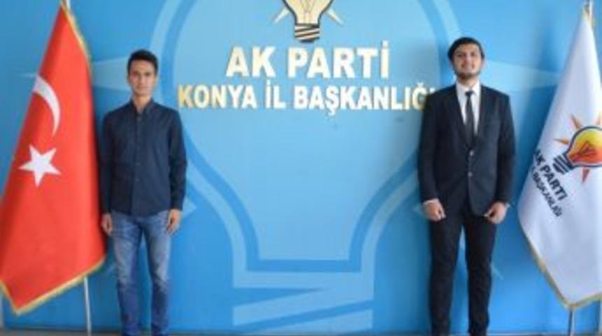 18 Yaşındaki İki Genç Milletvekilliği Aday Adaylığı İçin Başvuru Yaptı
