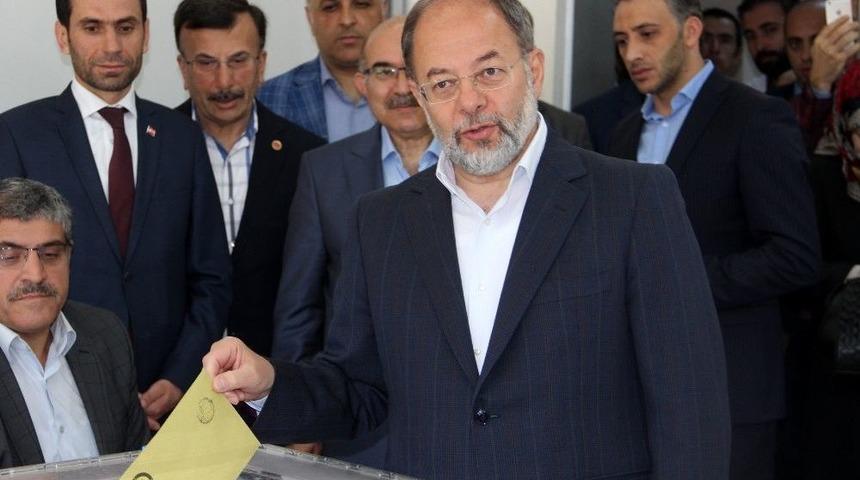 Başbakan Yardımcısı Akdağ Oyunu Erzurum&rsquo;da Kullandı