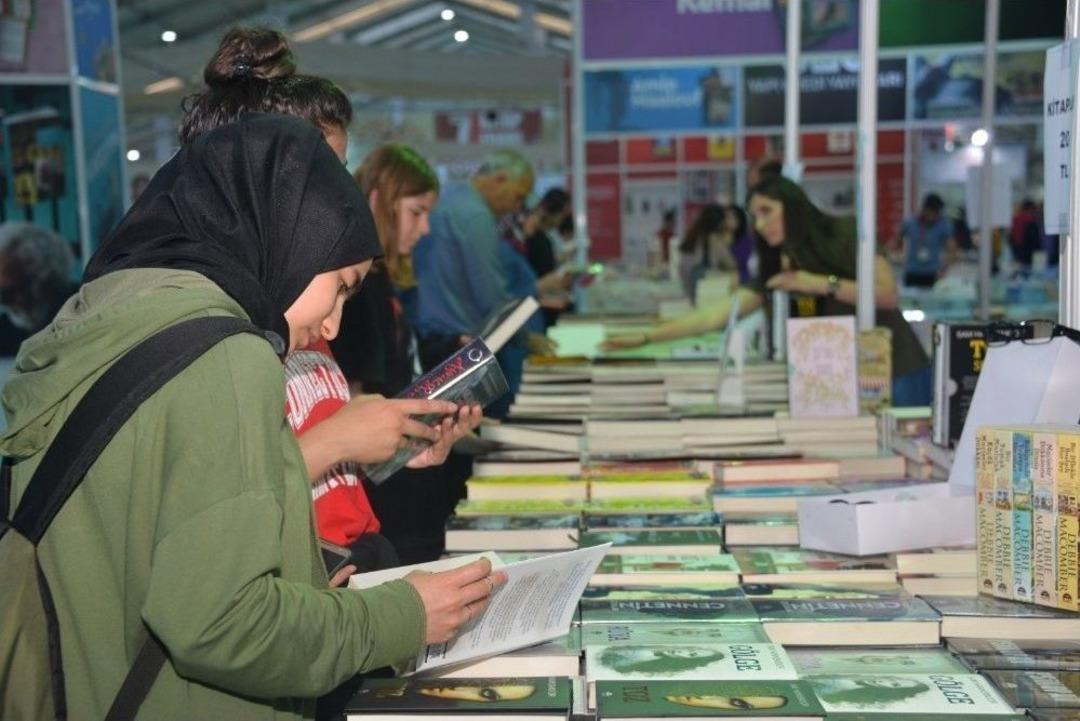 7. Malatya Anadolu Kitap Ve K&uuml;lt&uuml;r Fuarına B&uuml;y&uuml;k İlgi
