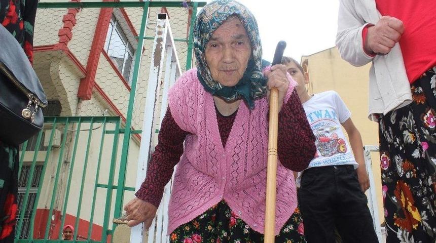 Türkiye’nin İlk Başkanını Seçmek İçin Tüm Zorluklara Katlandı